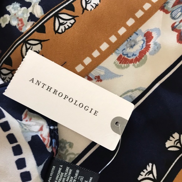 NWT Anthropologie floral print scarf. Sophisticate fashion accessory - Picture 6 of 6